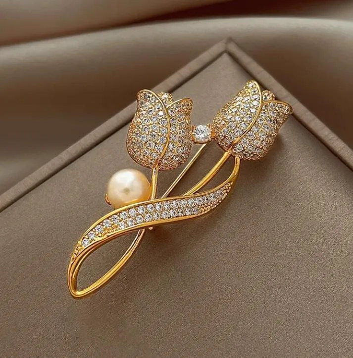XSB123 - Golden Floral Saree Brooch